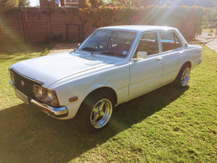 Toyota Corona 1975 dengan Tampilan Baru, sumber : Junk Mail