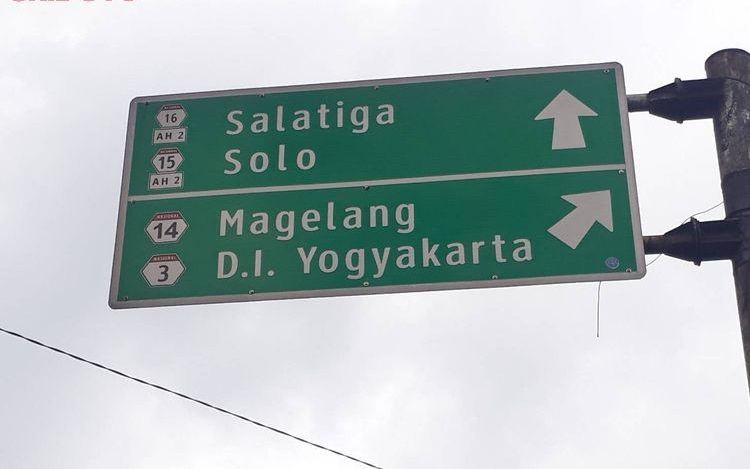 papan penunjuk jalan