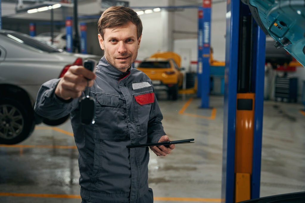 7 Keunggulan Bengkel Mobil Resmi Dibandingkan Bengkel Umum