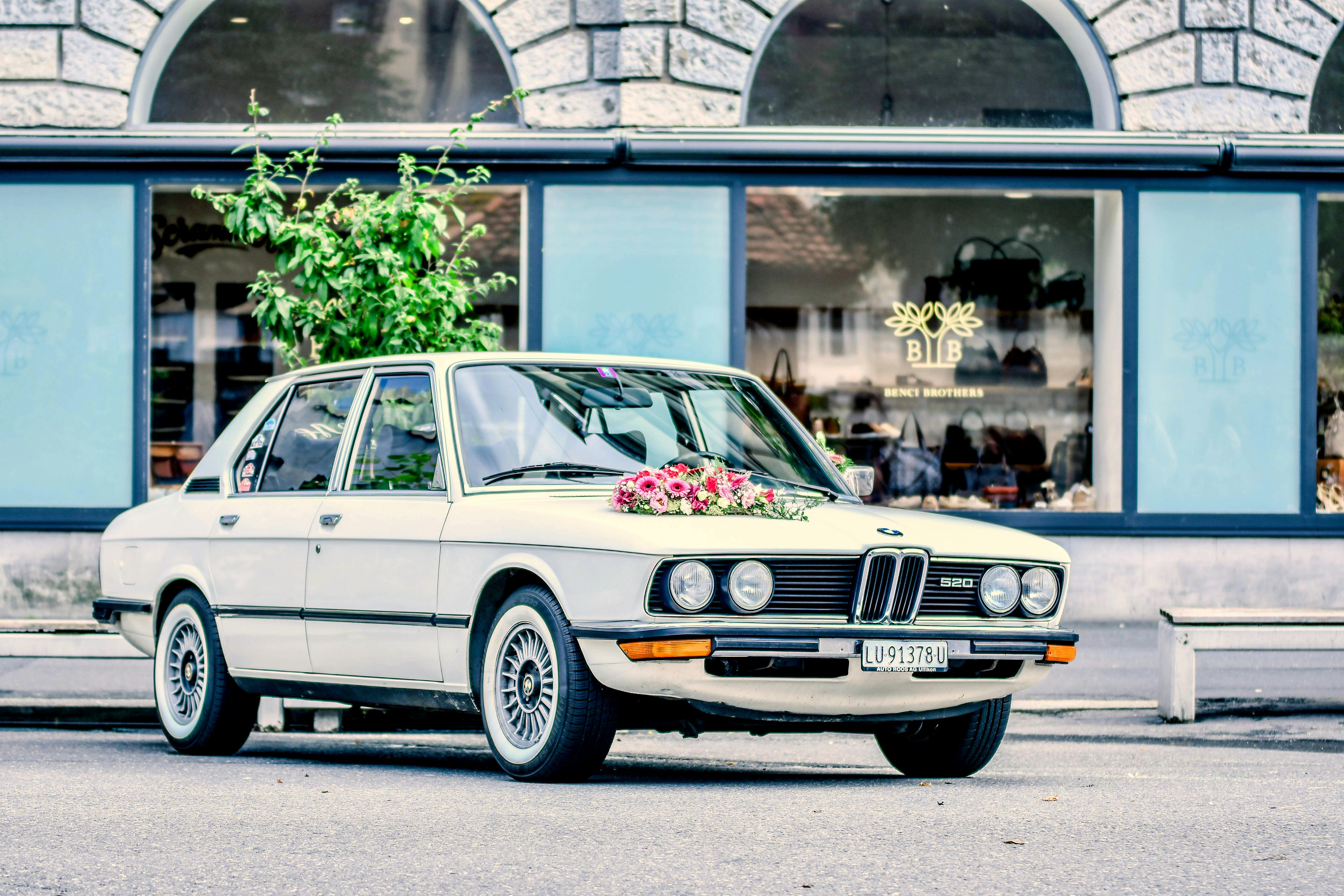 Pilihan mobil klasik. Sumber: pexels.com
